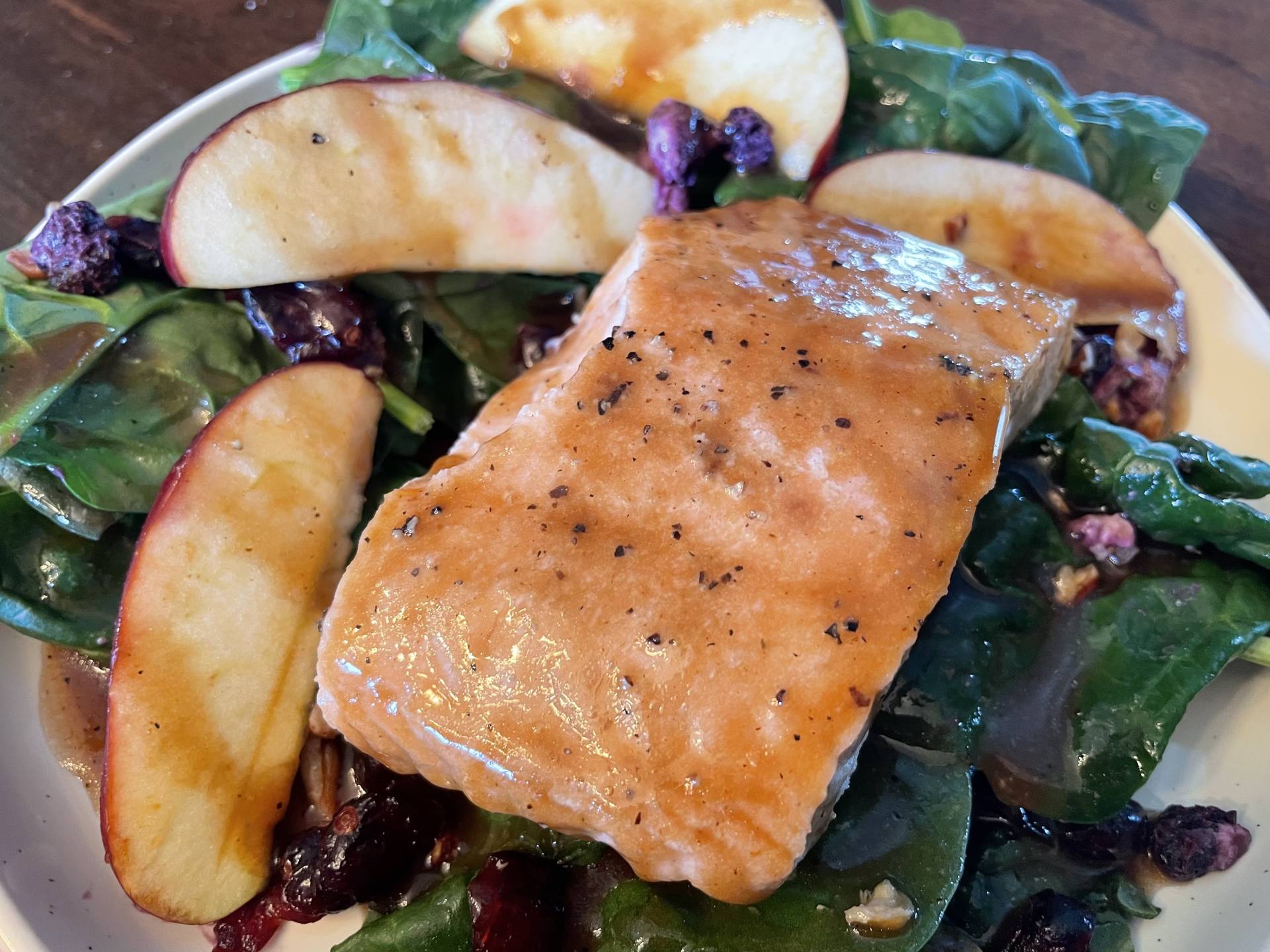 Salmon Spinach Salad with Cranberries, Pecans, Goat Cheese and Maple Vinaigrette