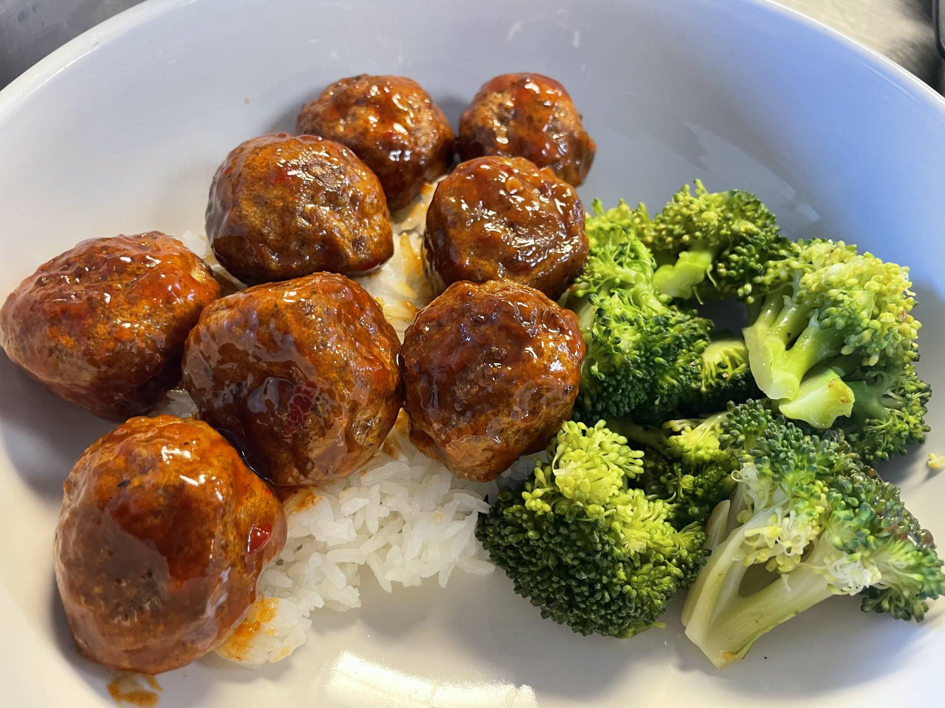 Sweet Chili Meatballs on Jasmine Rice with Steamed Veg Blend